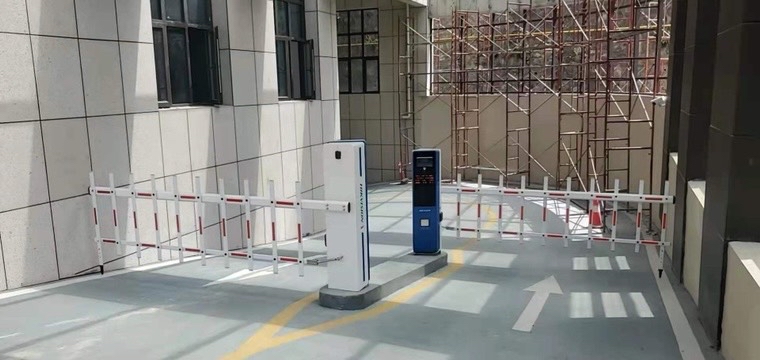 嶗山工地電動(dòng)伸縮門黃島不銹鋼伸縮電動(dòng)門遙控開(kāi)關(guān)電動(dòng)伸縮門通道