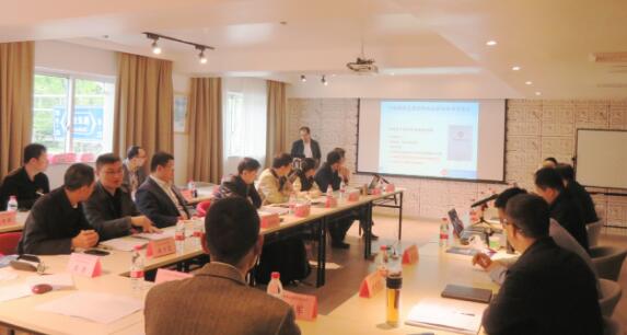 審查委員會(huì)