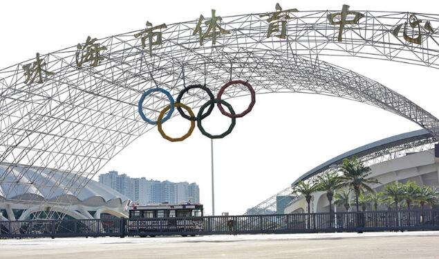 珠海市體育中心懸浮門案例 - 中出網(wǎng)-智能出入口與停車充電門戶