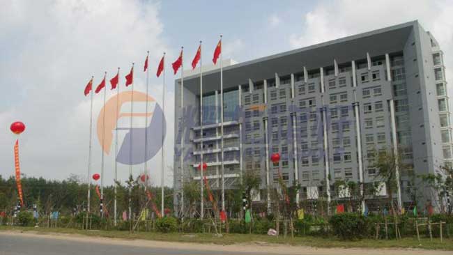 鹽城濱?；@區(qū)管委會(huì)旗桿案例 - 中出網(wǎng)-智能出入口與停車充電門戶