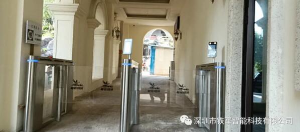 都鐸臻城應(yīng)用鐵軍智能人臉識(shí)別速通門設(shè)備