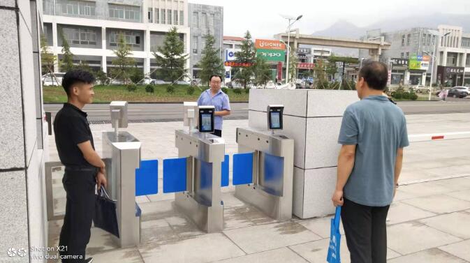 山西焦化集團戶外動態(tài)人臉識別+擺閘案例 - 中出網(wǎng)-智能出入口與停車充電門戶
