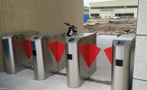 偉創(chuàng)集團斜面圓弧翼閘案例