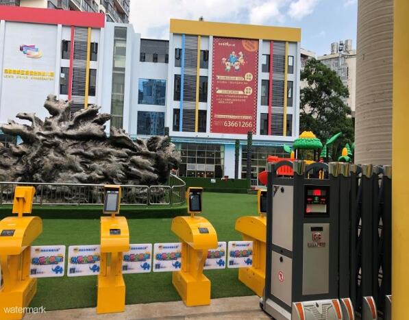 昆明磊鑫心悅幼兒園動(dòng)態(tài)人臉識(shí)別+烤漆小擺閘案例 - 中出網(wǎng)-智能出入口與停車充電門戶