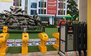 昆明磊鑫心悅幼兒園動(dòng)態(tài)人臉識(shí)別+烤漆小擺閘案例 - 中出網(wǎng)-智能出入口與停車充電門(mén)戶