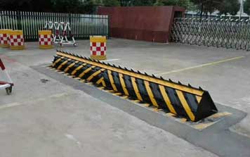 液壓翻板路障機