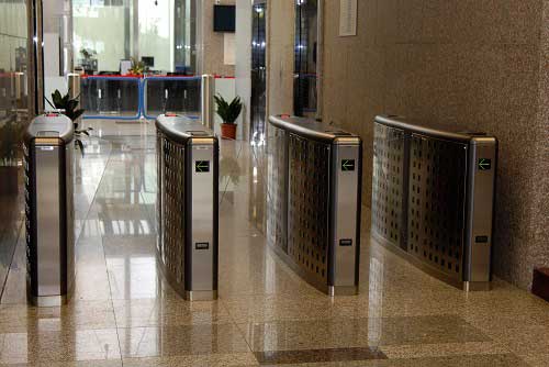 上海銀行大廈通道閘案例 - 中出網(wǎng)-智能出入口與停車充電門戶