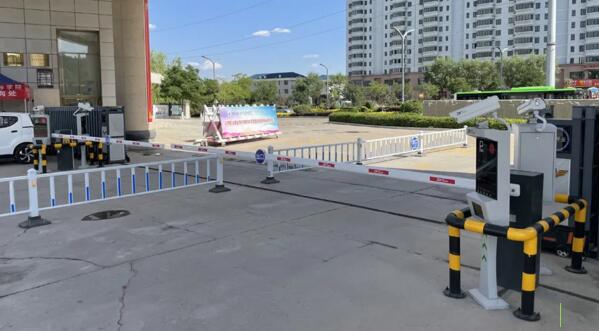 熵基科技LPR6500車牌識別一體機(jī)+PBL2060道閘系統(tǒng)