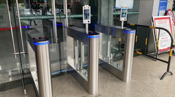 熵基科技醫(yī)院人行通道健康碼場景解決方案