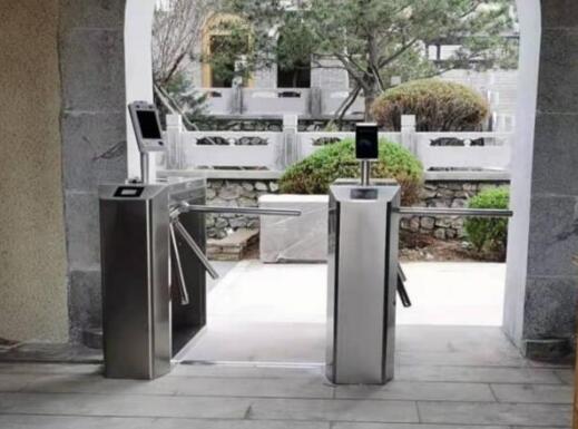 熵基科技協(xié)助百年古剎明性寺推行“亮國康碼+測溫”通行