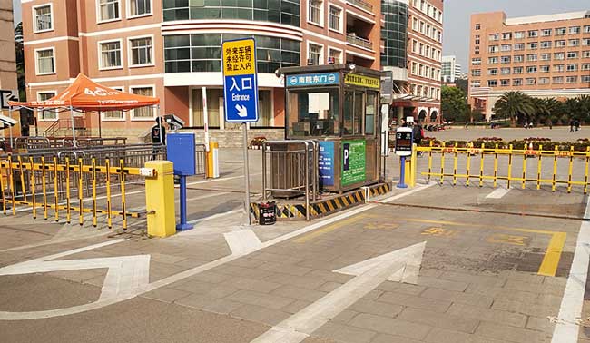 昆明理工大學(xué)車牌識別系統(tǒng)案例 - 中出網(wǎng)-智能出入口與停車充電門戶