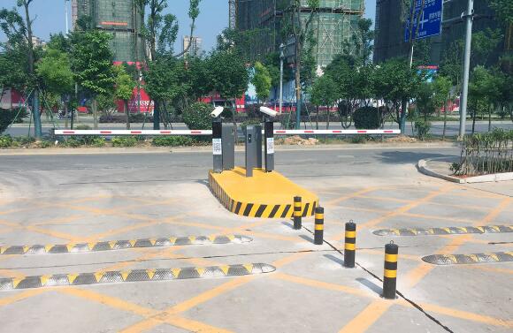 湖南岳陽東站停車場系統(tǒng)案例 - 中出網(wǎng)-智能出入口與停車充電門戶