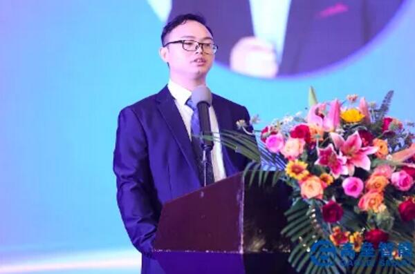 高壘智能董事長(zhǎng)楊總慷慨激昂的致辭