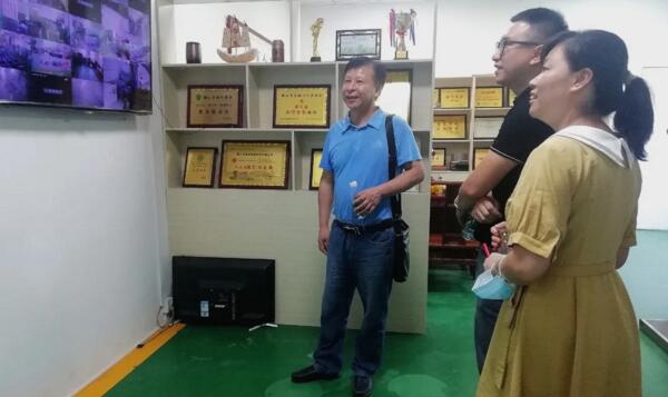 廣東職業(yè)技術(shù)學(xué)院輕工與材料學(xué)院馮書記一行來公司考察