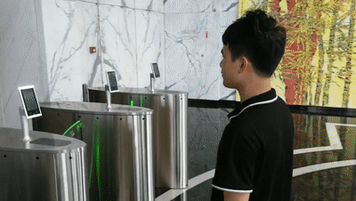 令令開門設(shè)備已經(jīng)調(diào)試完畢