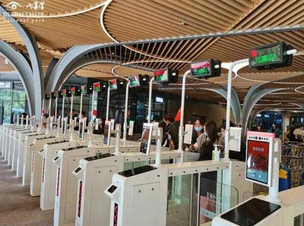 全域開(kāi)放后九寨溝熱度不減，瑞為技術(shù)助力歡度黃金周