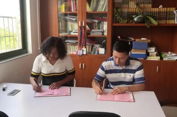 立林黨總支書記鐘建華、制造中心主任楊松一行走訪逸夫小學(xué)