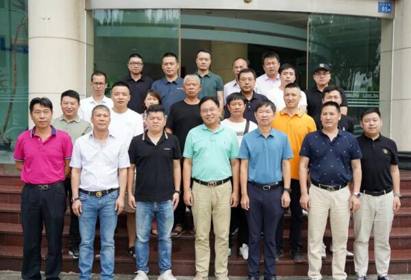 座談會(huì)在愉悅的氛圍中圓滿結(jié)束