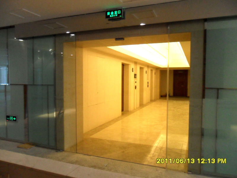 自動(dòng)門(mén)