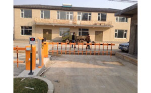 大連甘井子區(qū)停車(chē)場(chǎng)管理系統(tǒng)案例 - 中出網(wǎng)-智能出入口與停車(chē)充電門(mén)戶