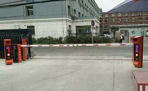 北京飛機(jī)動(dòng)力能源公司車牌識(shí)別道閘案例 - 中出網(wǎng)-智能出入口與停車充電門戶