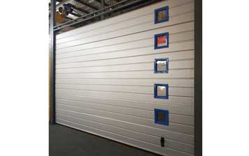 銀灰色標準提升工業(yè)滑升門