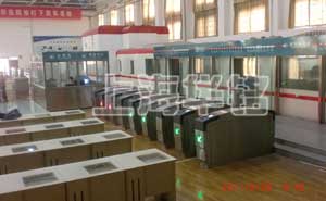 西安鐵路職業(yè)技術(shù)學(xué)院實(shí)訓(xùn)室通道閘案例 - 中出網(wǎng)-智能出入口與停車充電門戶