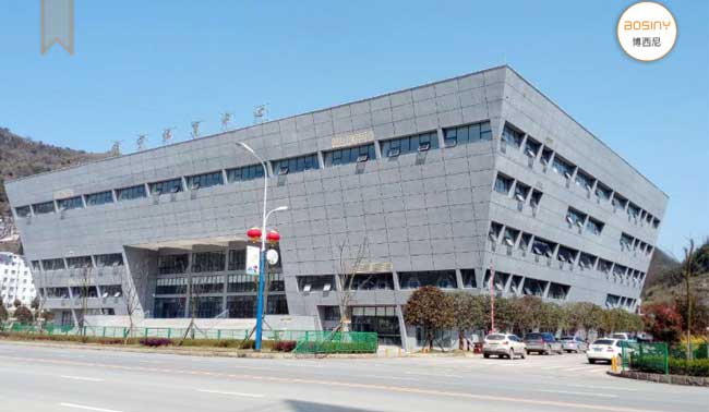 鎮(zhèn)寧體育中心車牌識別系統(tǒng)案例 - 中出網-智能出入口與停車充電門戶