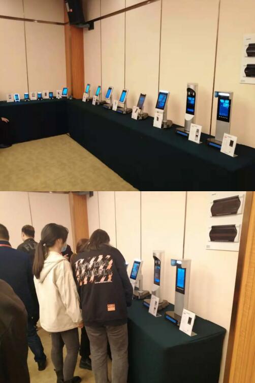 芊熠旗下一系列動態(tài)人臉門禁產(chǎn)品展示