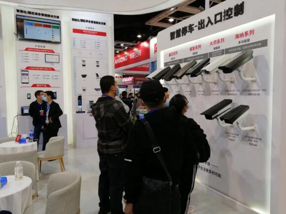 現(xiàn)場體驗(yàn)車輛識(shí)別產(chǎn)品及平臺(tái)