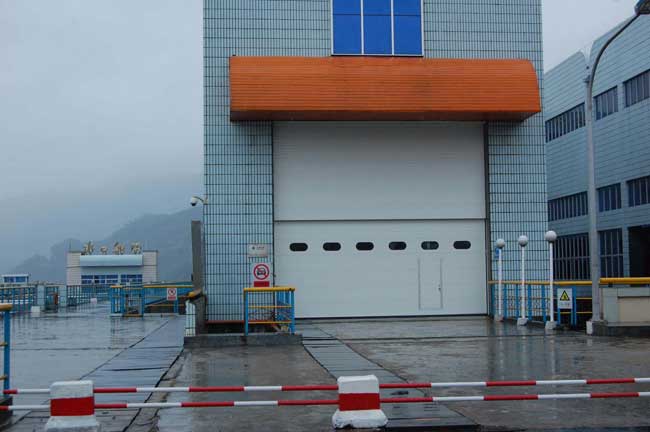 分節(jié)提升門TSM002