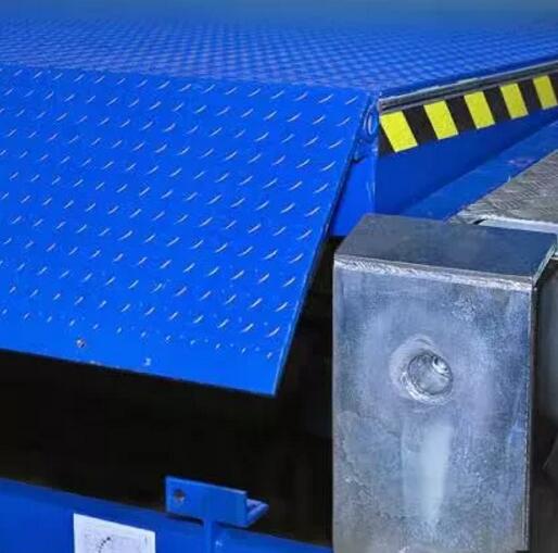 亞薩合萊翻轉(zhuǎn)式裝卸平臺