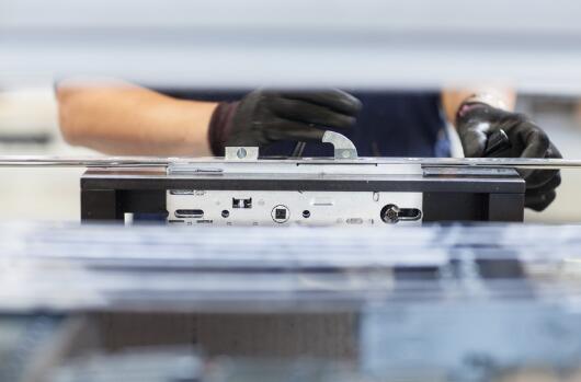 共克時艱 迎刃而解