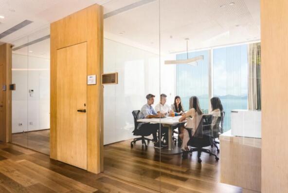 上海的APP（應(yīng)用程序）開發(fā)團隊、硬件專家和云技術(shù)工程師