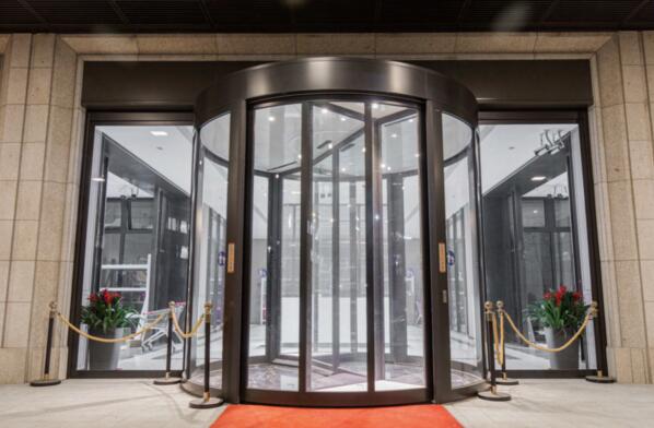 大堂入口——UniTurn兩翼自動旋轉(zhuǎn)門