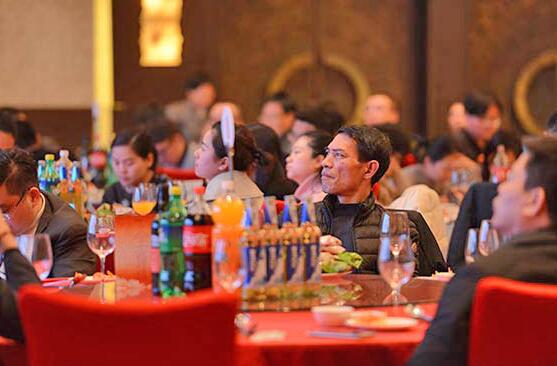 解放思想添活力?搶抓機(jī)遇求發(fā)展----2017年度寧波歐尼克科技有限公司年會(huì)