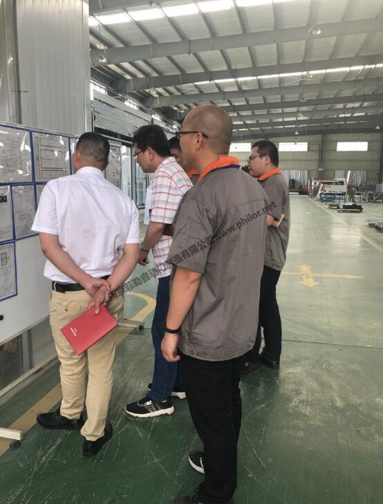 陳總以及技術總工陪同一起參觀車間,查看生產工藝和生產流程