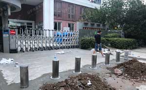 百家湖中學全自動升降路樁項目 - 中出網(wǎng)-智能出入口與停車充電門戶