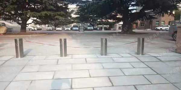 煙臺(tái)信息工程學(xué)校全自動(dòng)升降路樁項(xiàng)目 - 中出網(wǎng)-智能出入口與停車充電門戶