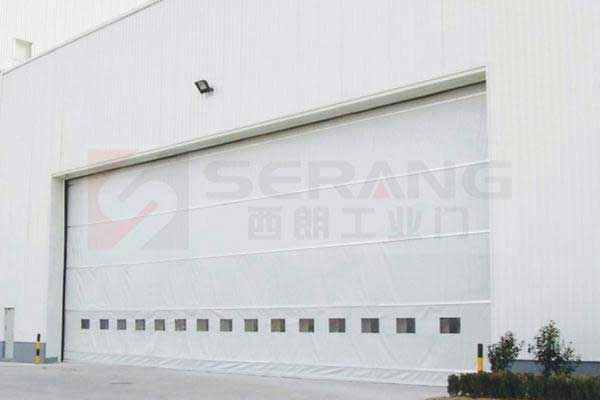 抗強風柔性提升大門