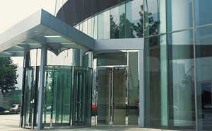 鄭州期貨大廈旋轉(zhuǎn)門案例 - 中出網(wǎng)-智能出入口與停車充電門戶