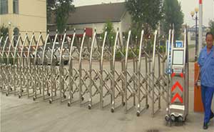 西嵐家園伸縮門案例 - 中出網(wǎng)-智能出入口與停車充電門戶