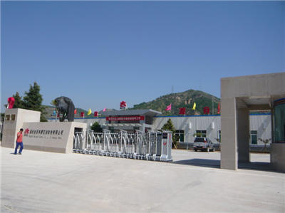 方迪大廈伸縮門案例 - 中出網(wǎng)-智能出入口與停車充電門戶