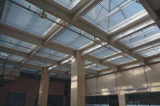 東北師范大學(xué)附屬中學(xué)歐式百葉案例 - 中出網(wǎng)-智能出入口與停車(chē)充電門(mén)戶