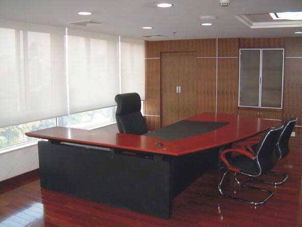 廣州農(nóng)業(yè)發(fā)展銀行電動(dòng)開(kāi)合簾案例 - 中出網(wǎng)-智能出入口與停車(chē)充電門(mén)戶(hù)