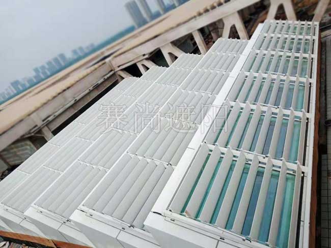 濟寧文化中心戶外電動遮陽百葉工程 - 中出網-智能出入口與停車充電門戶