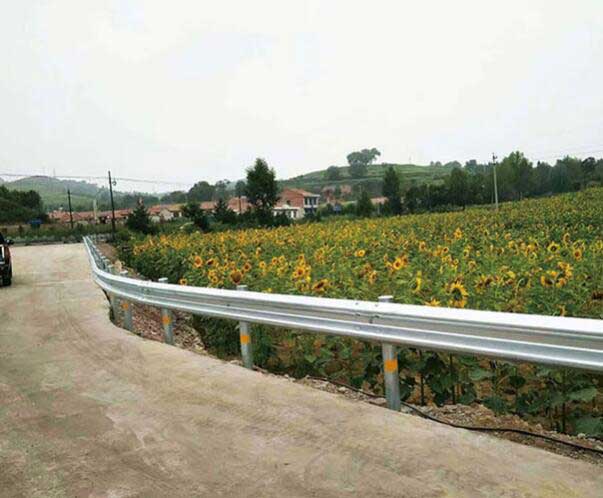 高速護(hù)欄-002