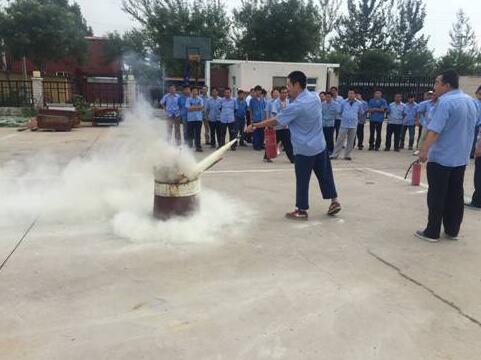 公司組織全體員工開展消防演練活動