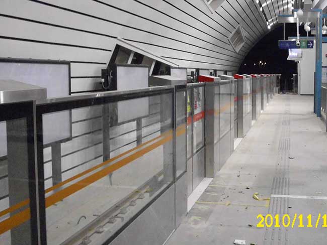 房山線屏蔽門(mén)案例 - 中出網(wǎng)-智能出入口與停車充電門(mén)戶