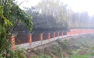 成都藍(lán)光地產(chǎn)電子圍欄案例 - 中出網(wǎng)-智能出入口與停車充電門(mén)戶